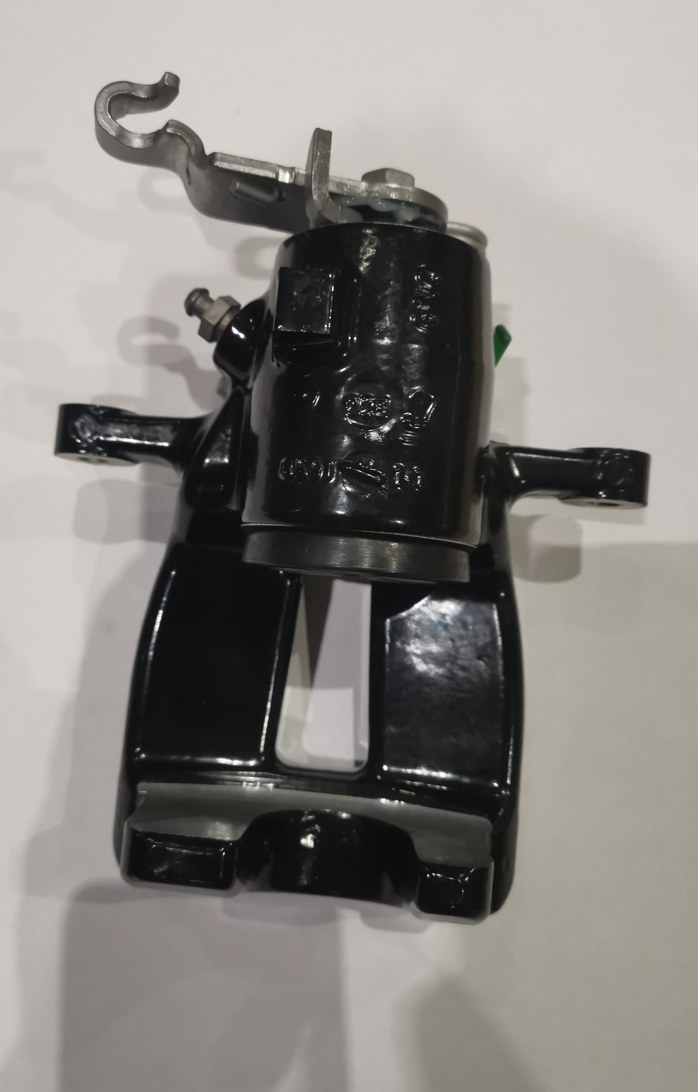 Apec Black Calipers & Brackets - LCA622BLU
